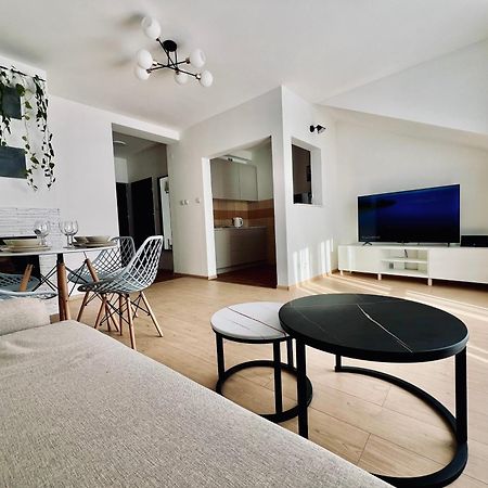 Apartament Wisteria プシェムィシル エクステリア 写真