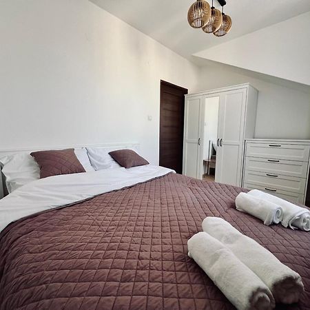Apartament Wisteria プシェムィシル エクステリア 写真