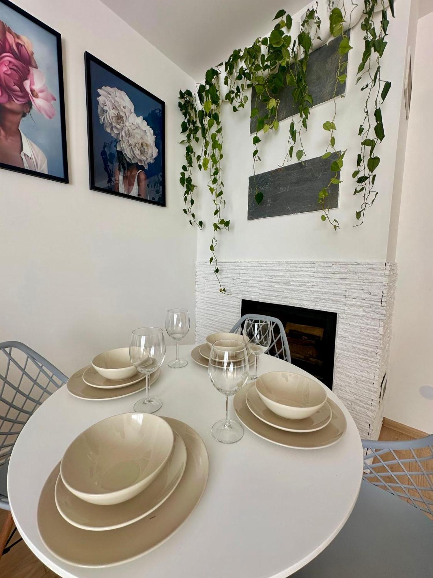 Apartament Wisteria プシェムィシル エクステリア 写真