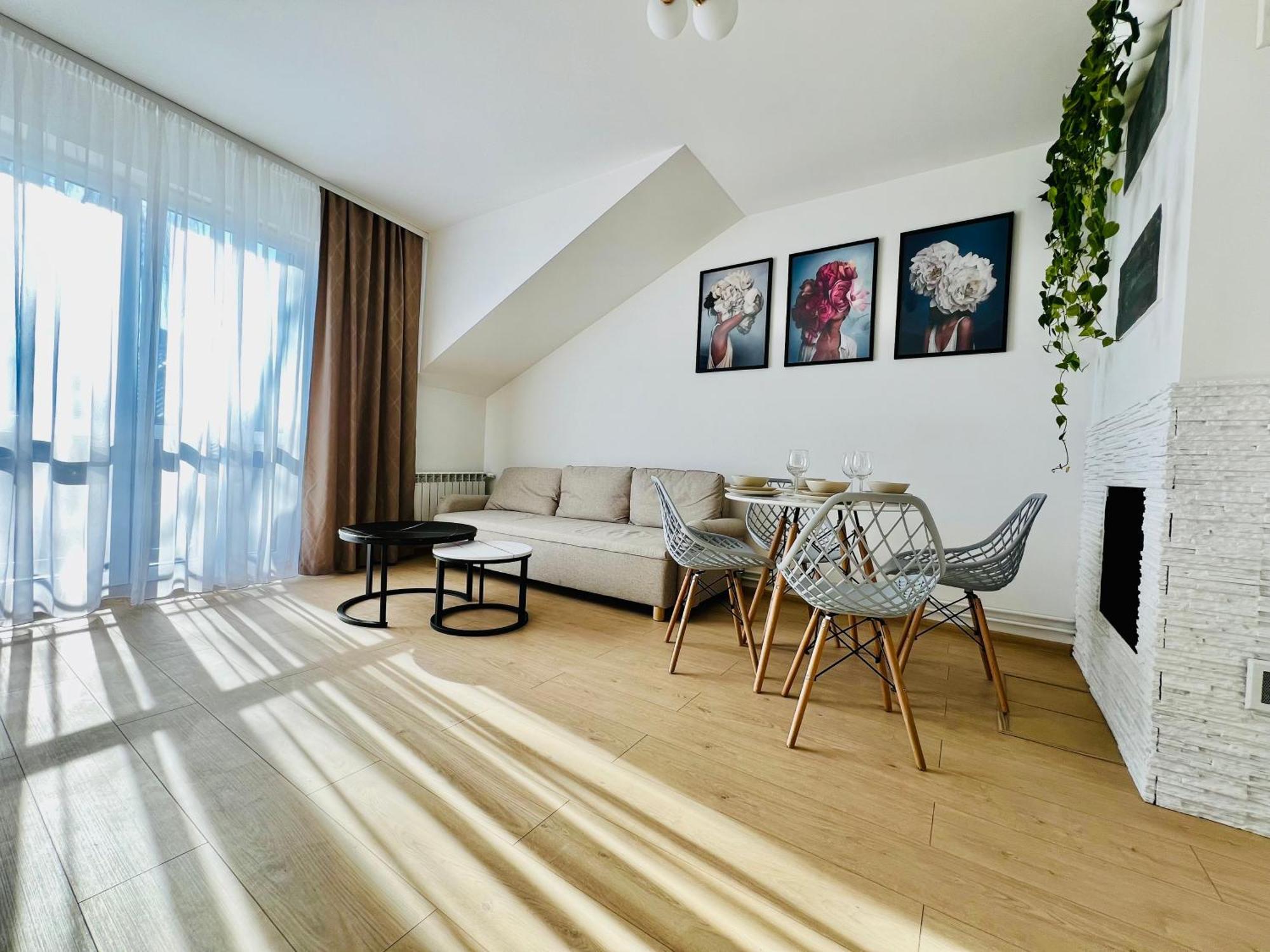 Apartament Wisteria プシェムィシル エクステリア 写真
