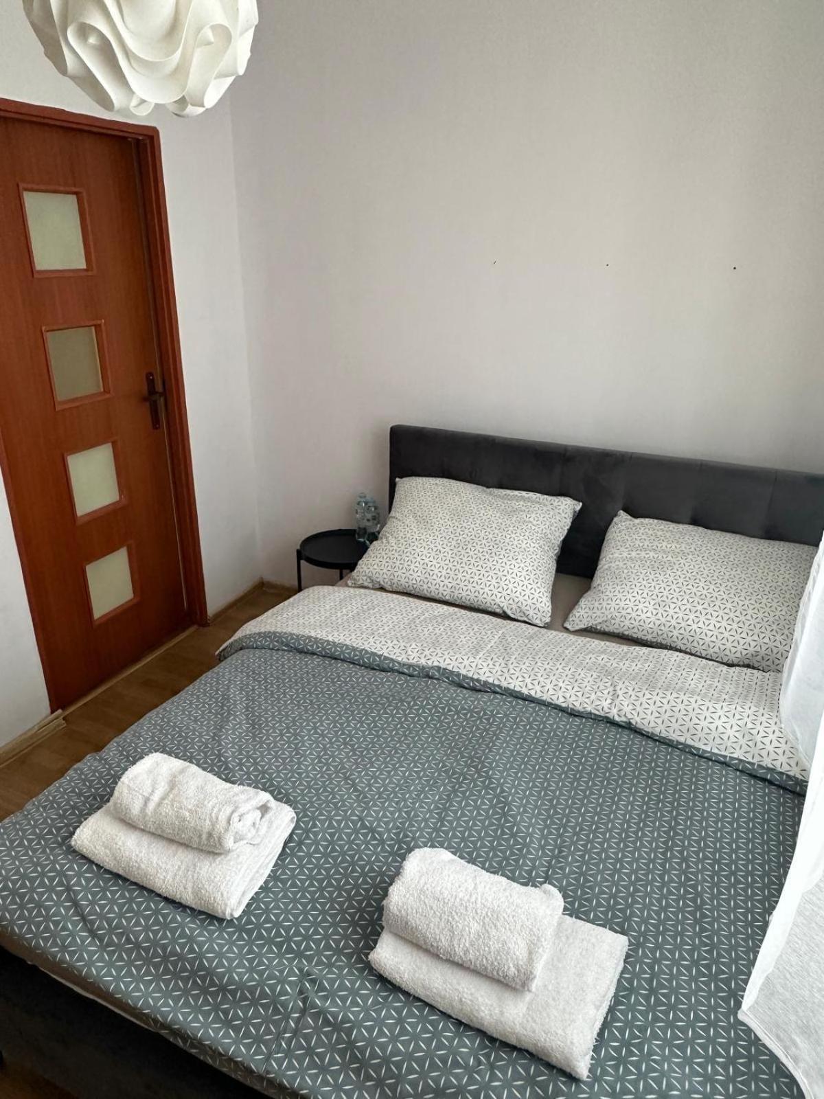 Apartament Wisteria プシェムィシル エクステリア 写真